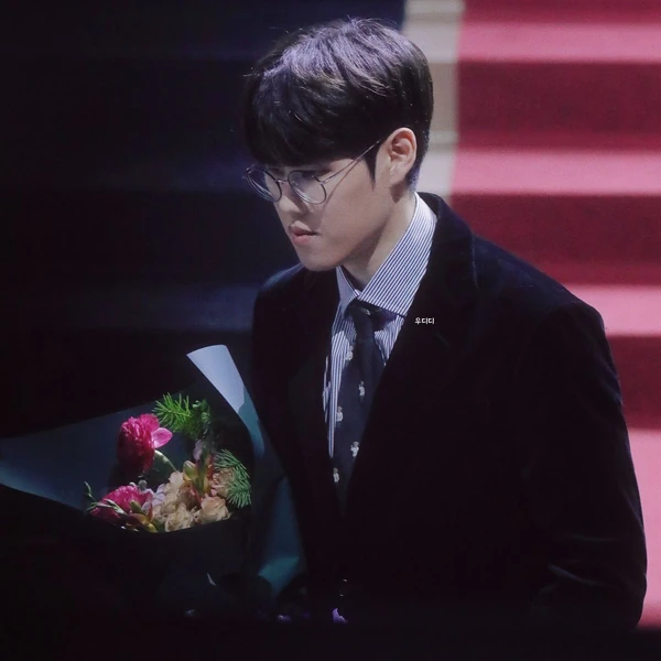 Foto profil terbaik Oner hari ini di Choeaedol Celeb