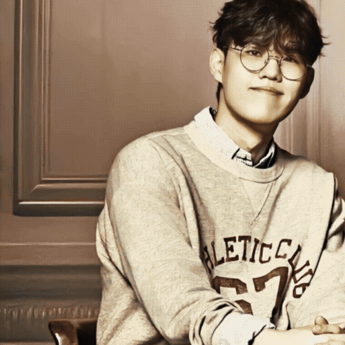 Foto profil terbaik Faker hari ini di Choeaedol Celeb