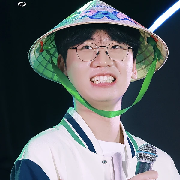 Today’s standout profile photo of Doran on Choeaedol Celeb