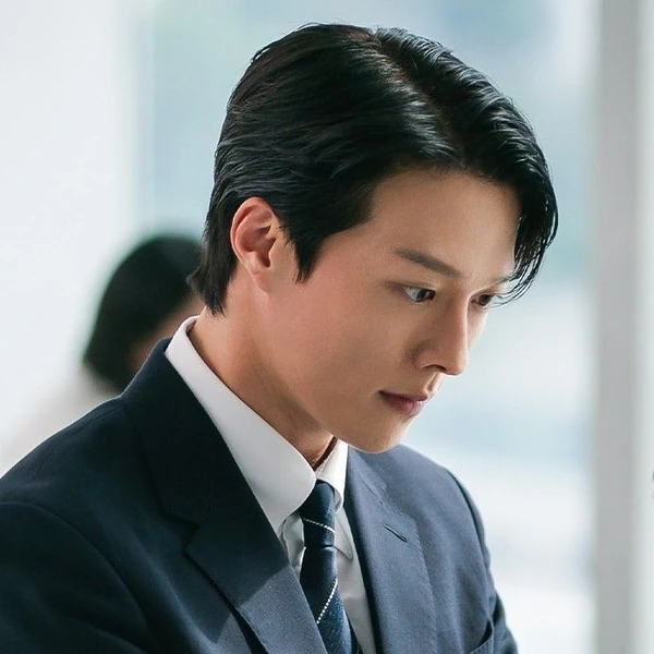 The most loved look of Jang Kiyong today