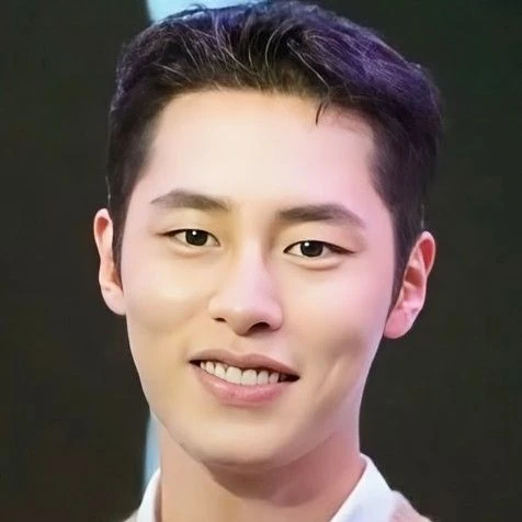 Popular photo full of fans’ love for Lee Jaewook