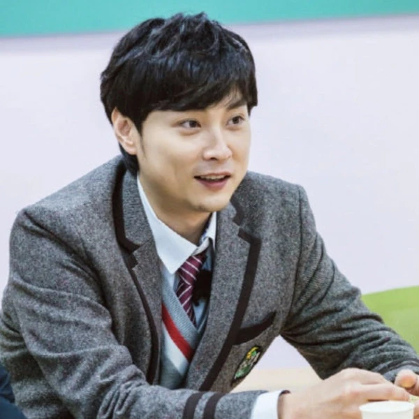 The most loved look of Min Kyunghoon today