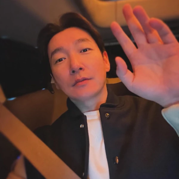 The most loved look of Cho Seungwoo  today