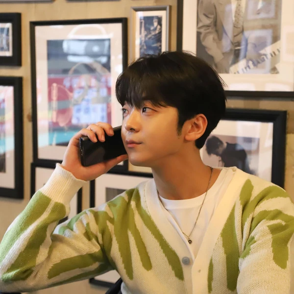 Popular photo full of fans’ love for Park Minsu