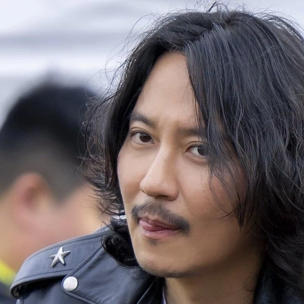 Penampilan Kim Namgil yang paling disukai hari ini