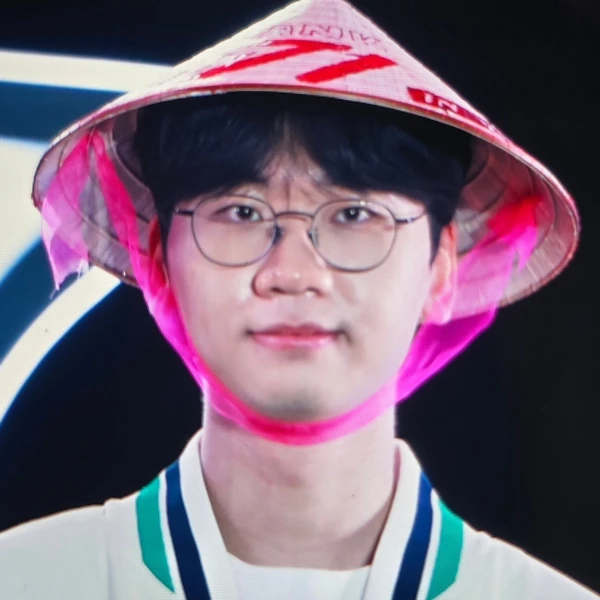 Foto profil terbaik Doran hari ini di Choeaedol Celeb