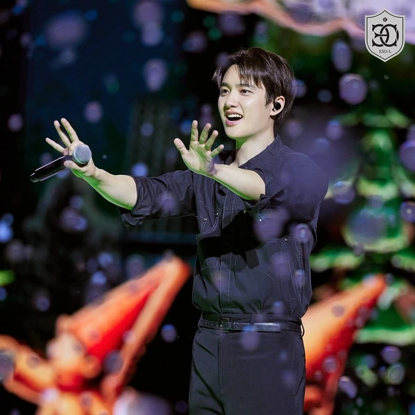 Foto populer Doh Kyungsoo (D.O.) yang penuh cinta dari penggemar