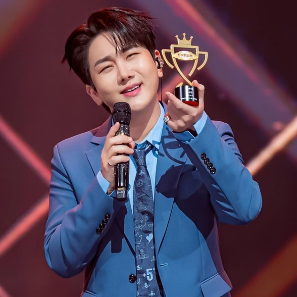 充满粉丝爱意的金秀瓒人气照片