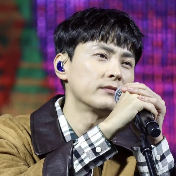 今天最受喜愛的閔庚勳模樣