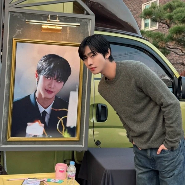 The most loved look of Ahn Hyoseop today