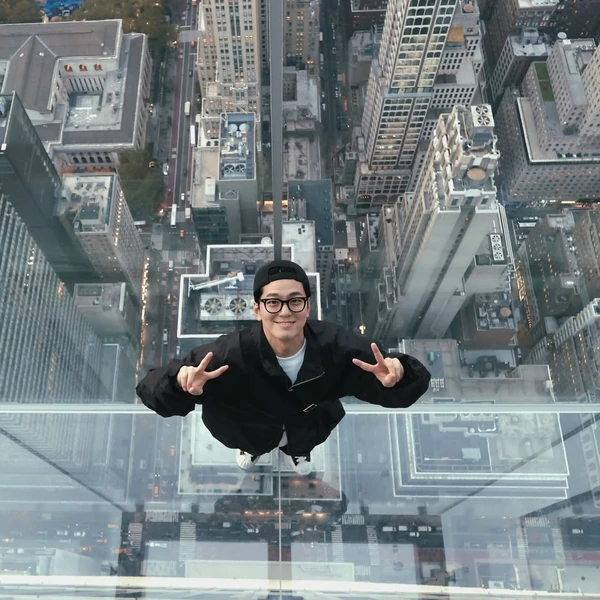 Popular photo full of fans’ love for Kim Minkyu