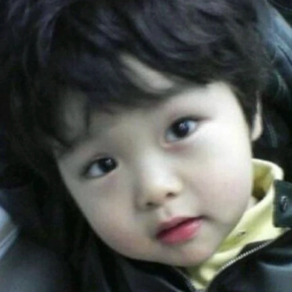 Popular photo full of fans’ love for Moon HyunBin