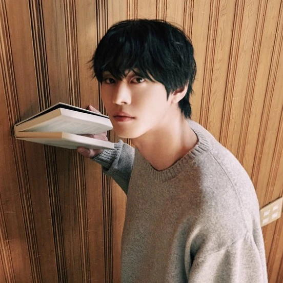 充滿粉絲愛的安孝燮人氣照片