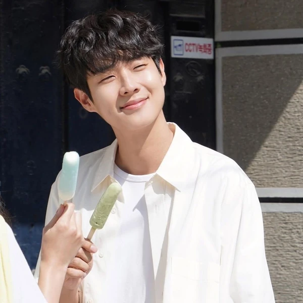 The most loved look of Choi Wooshik today