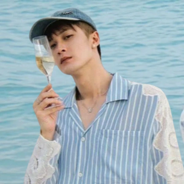 The most loved look of Tan Jianci today