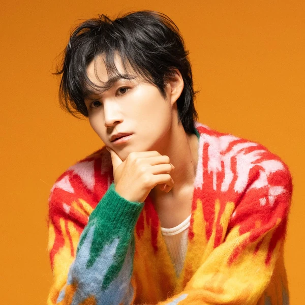 充满粉丝爱意的金熙栽人气照片