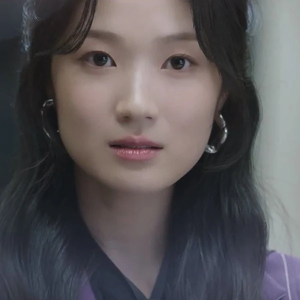 Representative photo of Kim Hyeyoon showing their charm