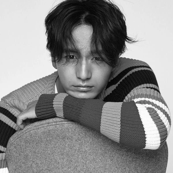 The most loved look of Lee Jinwook today