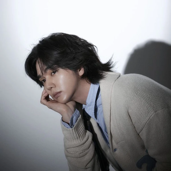 Popular photo full of fans’ love for Yoo Seungho