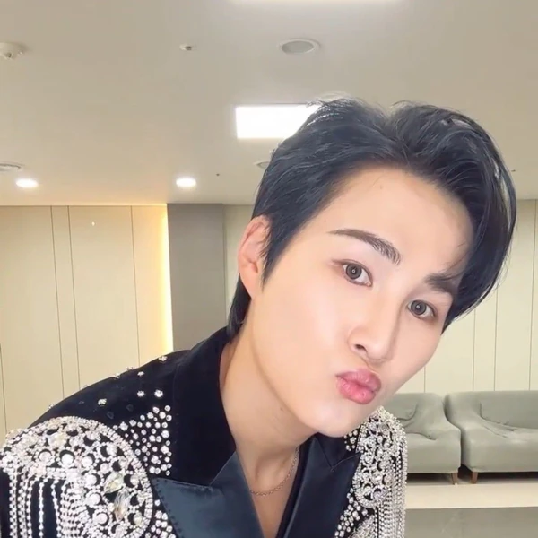 今天最受喜愛的金熙栽模樣