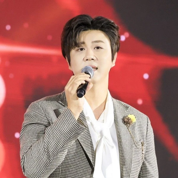 今天最受喜爱的晋海成模样