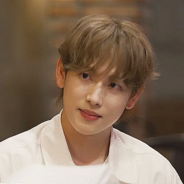 Popular photo full of fans’ love for Yim Siwan