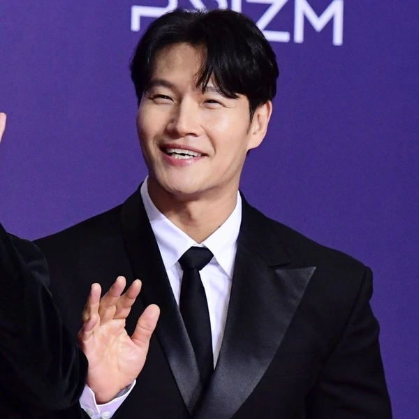 Foto populer Kim Jongkook yang penuh cinta dari penggemar