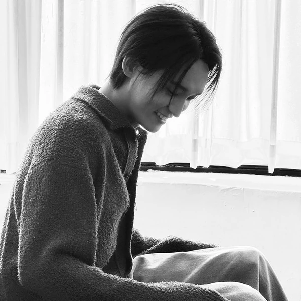 Popular photo full of fans’ love for Choi Hojong