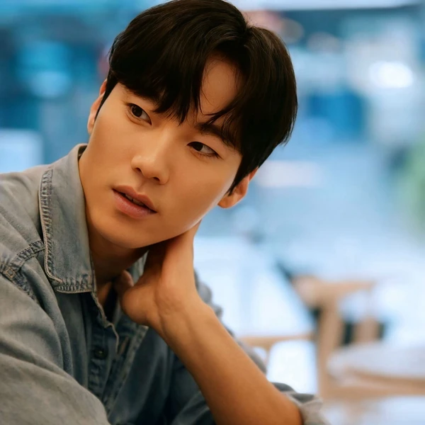 The most loved look of Lee Hongnae today