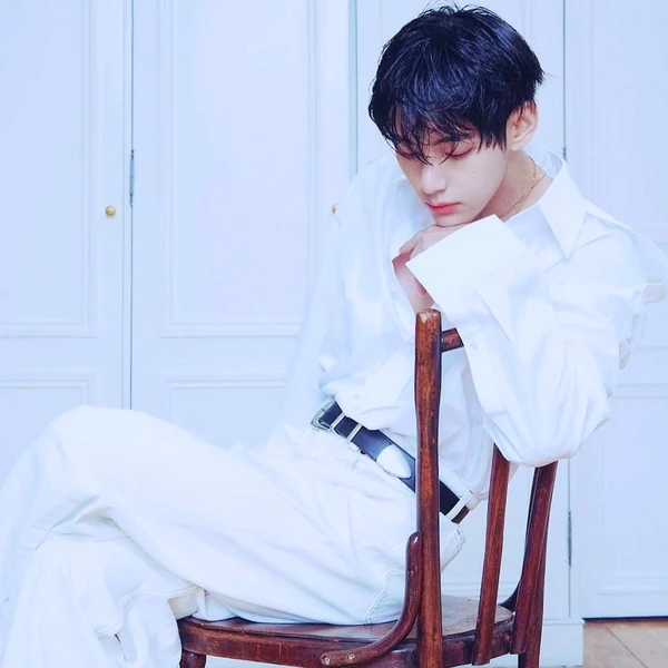 今天最受喜爱的金泰亨 (V)模样