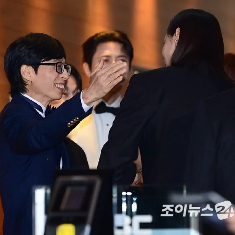 The most loved look of Kim Yeonkoung today