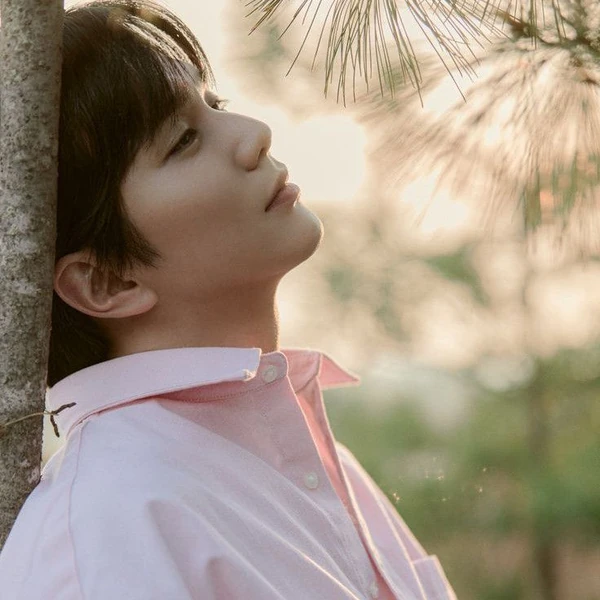 The most loved look of Yoo Seungho today