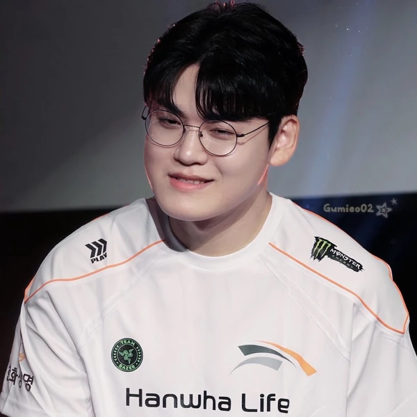 Postingan banner paling populer di komunitas Gumayusi