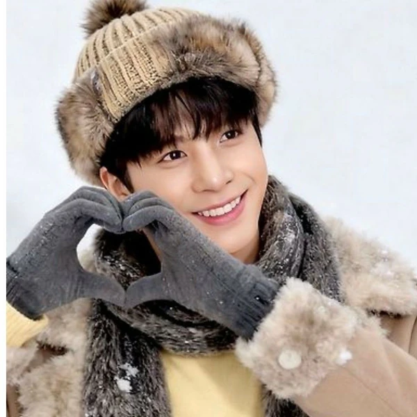 チョン・ドンウォンへのファンの愛が詰まった人気写真