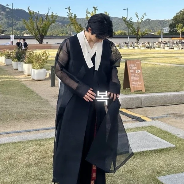 Foto profil populer Cha Junhwan yang dipilih melalui voting