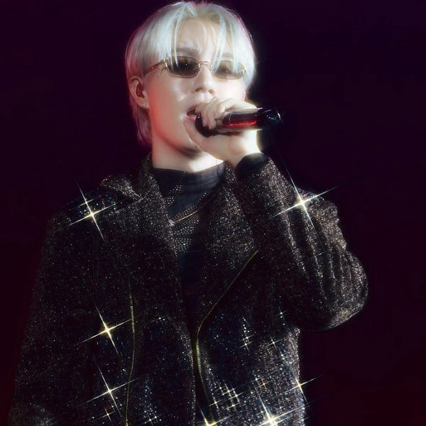 Popular photo full of fans’ love for ZeePruk