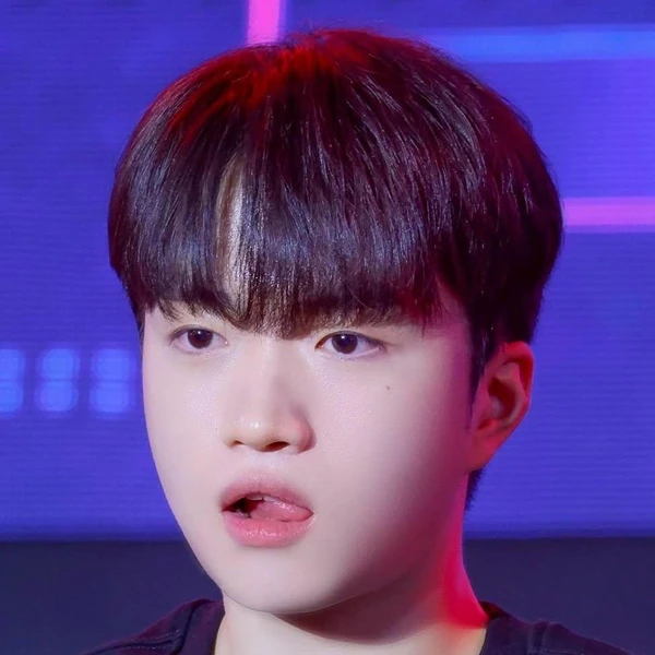 Foto profil terbaik Keria hari ini di Choeaedol Celeb