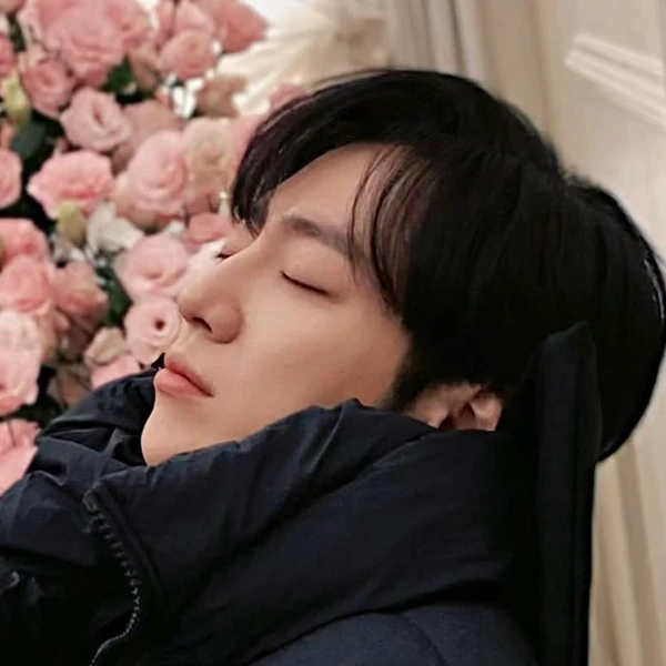 The most loved look of Lee Sangyeob today