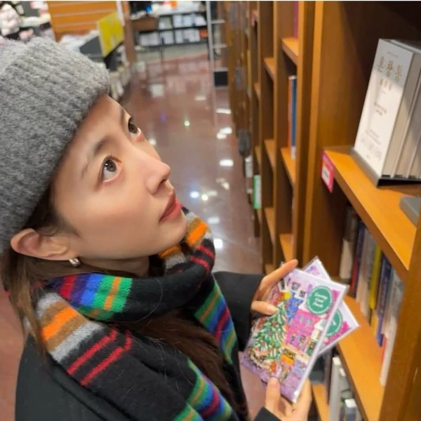 Popular photo full of fans’ love for Lee Seyoung