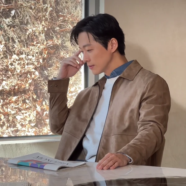 The most loved look of Namkoong Min today
