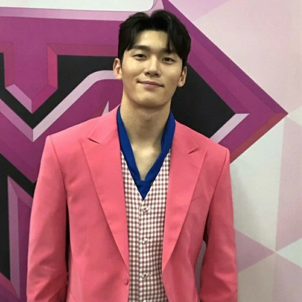 今天最受喜愛的Jeon Jonghyeok模樣