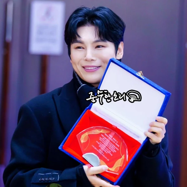 Popular photo full of fans’ love for Kim Junsu (1991)