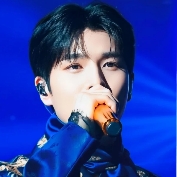 充滿粉絲愛的鄭東元人氣照片