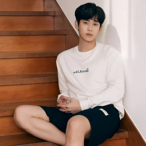 Today’s standout profile photo of Kim Soohyun on Choeaedol Celeb