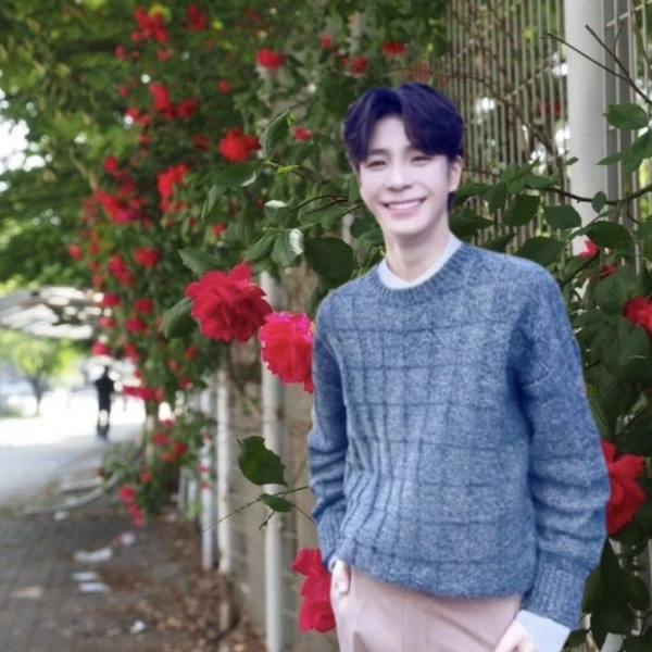 充滿粉絲愛的鄭東元人氣照片