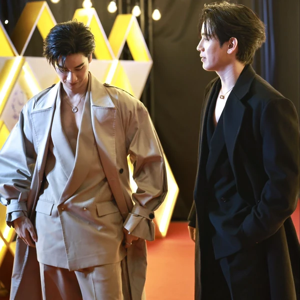 Popular photo full of fans’ love for Tay Tawan Vihokratana