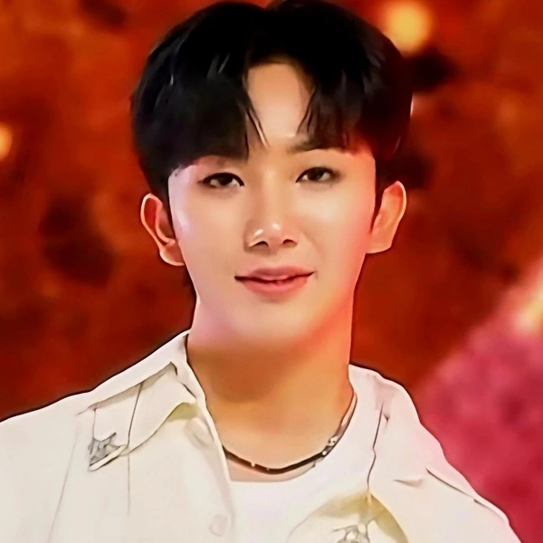 The most loved look of Nam Seungmin today