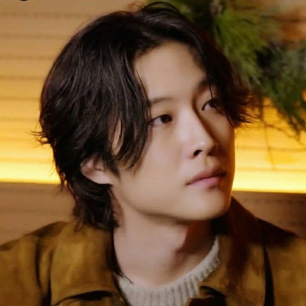 Popular photo full of fans’ love for Lee Jongwon