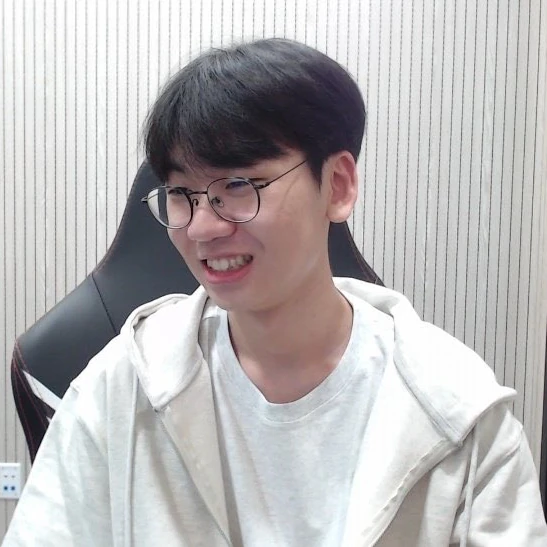 Popular photo full of fans’ love for Doran