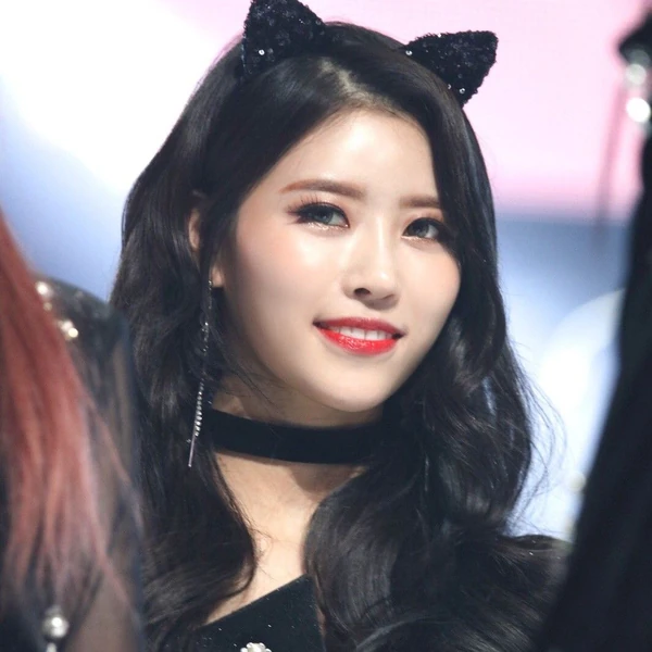 The most loved look of Lee Mijoo today